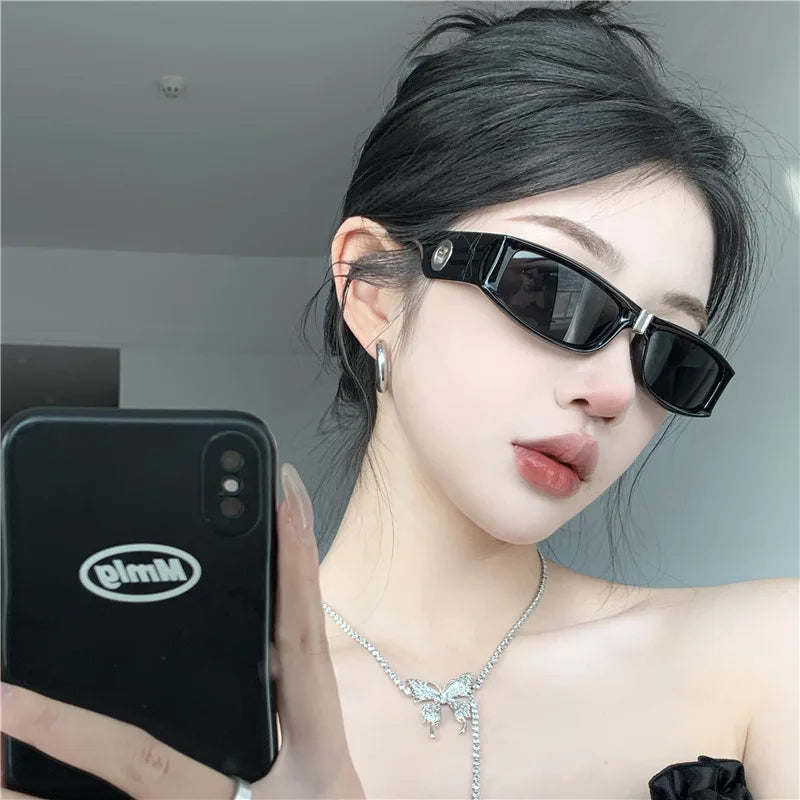DOISYER Women's Vintage Luxury Square Sunglasses Punk Rectangle Y2K Shades Small Retro Eyewear Frame