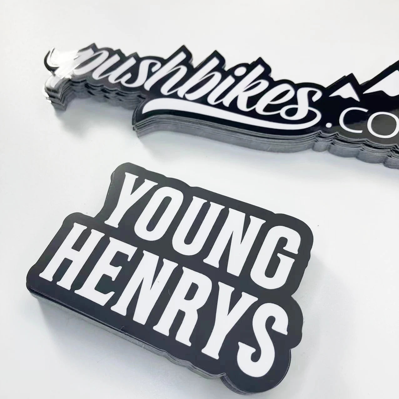 Color Printed Vinyl Logo Design Stickers Custom Die Cut Self Adhesive Die Cut Custom Printing Stickers
