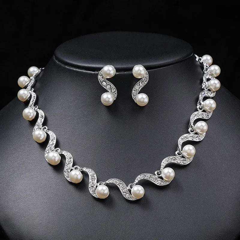 Light Luxury New Pearl Necklace Earrings Set Small Fashion Temperament Jewelry Two-piece Set of Jewelry