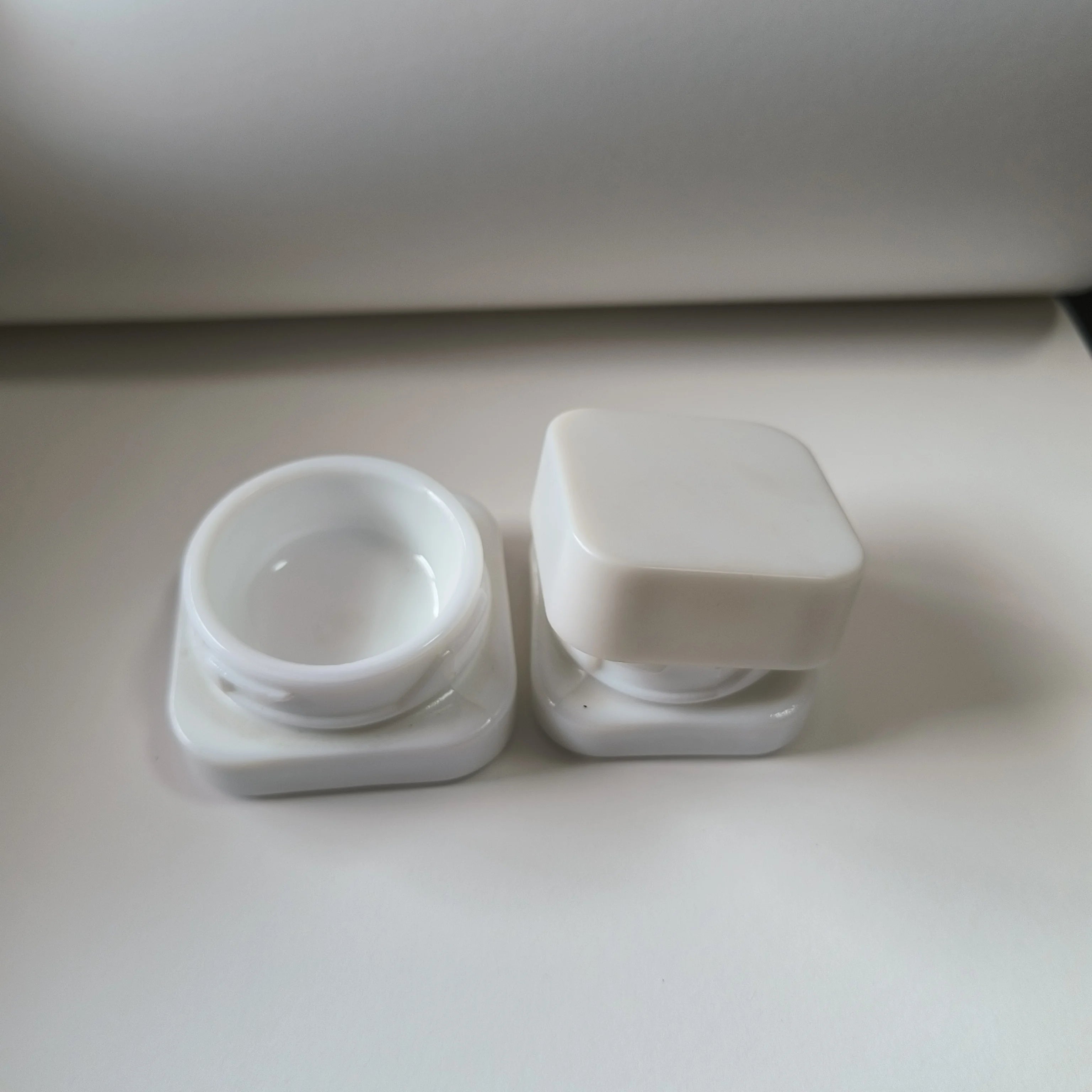 Custom 15ml 9ml 7ml 5ml Concentrate Jar Spice Leakproof Airtight Glass Storage Oil Jars Microclimates Glass Jars With Lid
