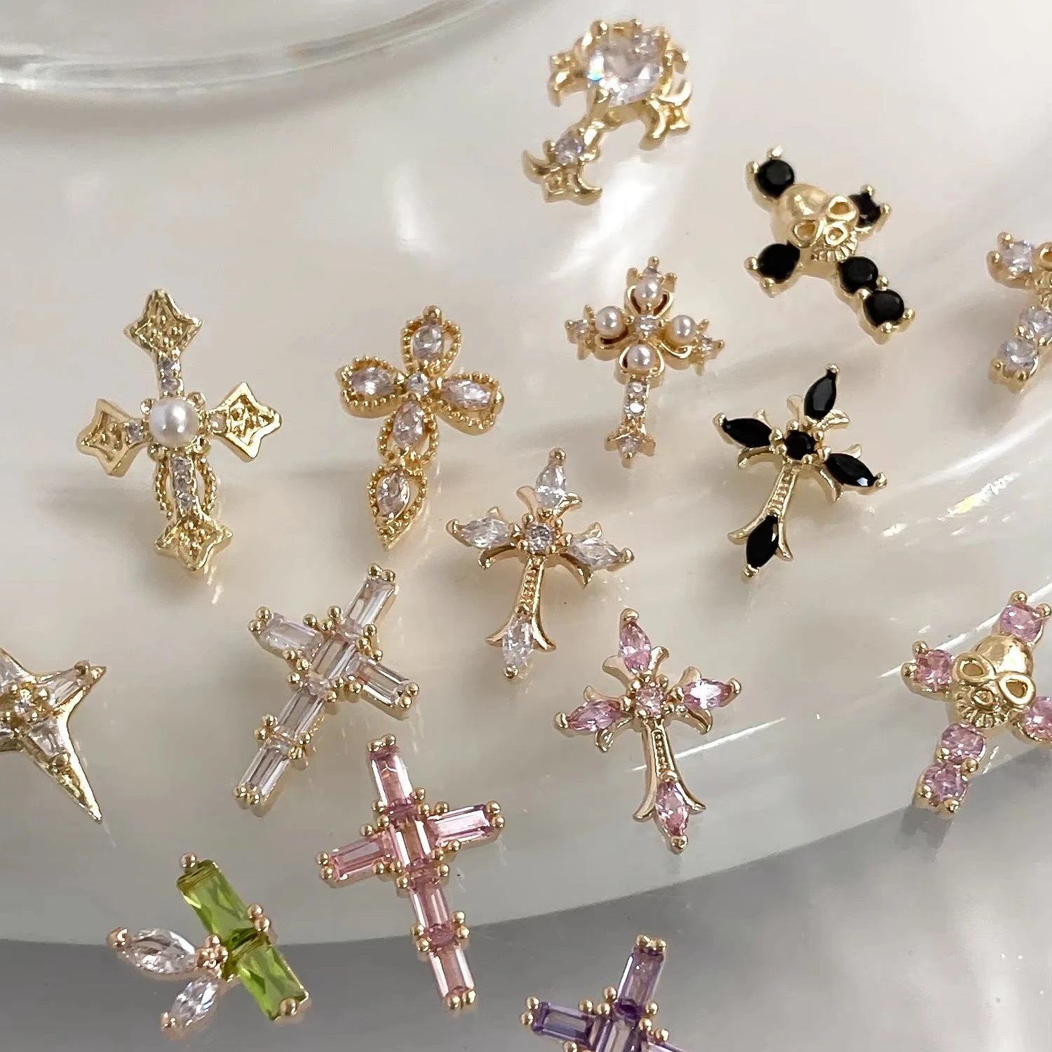 Super Flash Retro Skull Punk Style 3D Nail Cross Jewelry Popular Alloy Cro Accessories with Zircon Rhinestone