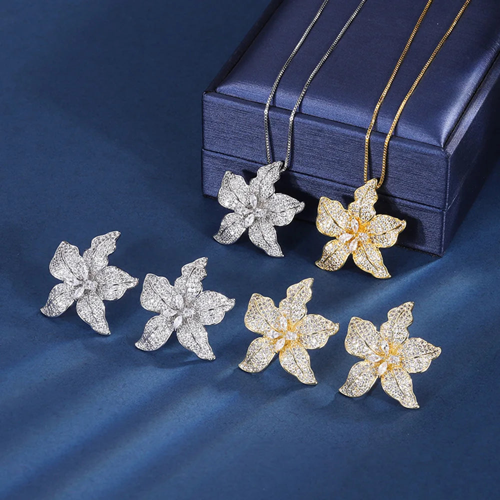 Brass Zircon Vintage Geometric Earrings Necklace Wholesale 18k Plated Five Leaf Clover Leaf for Woman Fashion Jewelry Set