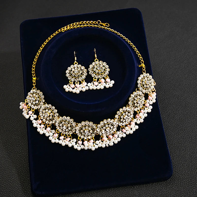 Fashion Ethnic Earring Necklace Set Women Antique Indian Golden Alloy Luxury Wedding Retro Bell Tassel Jhumka Jewelry