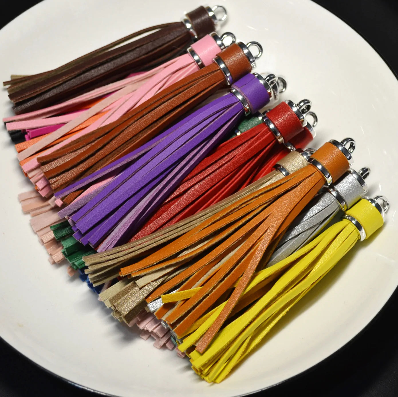 Wholesale Colorful Silver Tassels Multicolor Long Leather Tassels for Diy Bag Pendants Silicone Bracelets Keychain Accessories