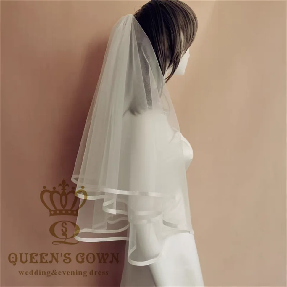 Queens Gown High Quality Ivory and Red Short Bridal Veils Wedding Dress Accessories