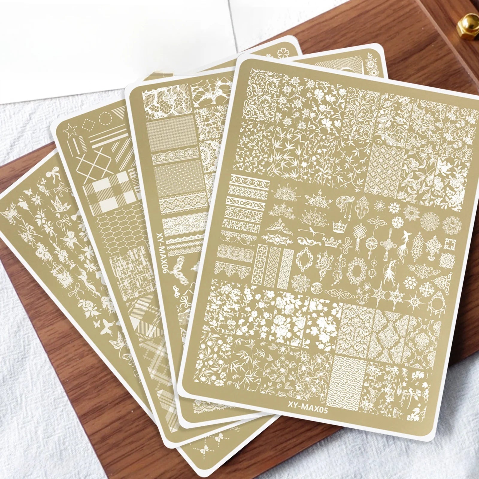 Nail Art Stamper Gold Multiple Patterns Artistic Design Template Manicure Transfer Tool Butterfly Snowflake Nail Stamping Plate
