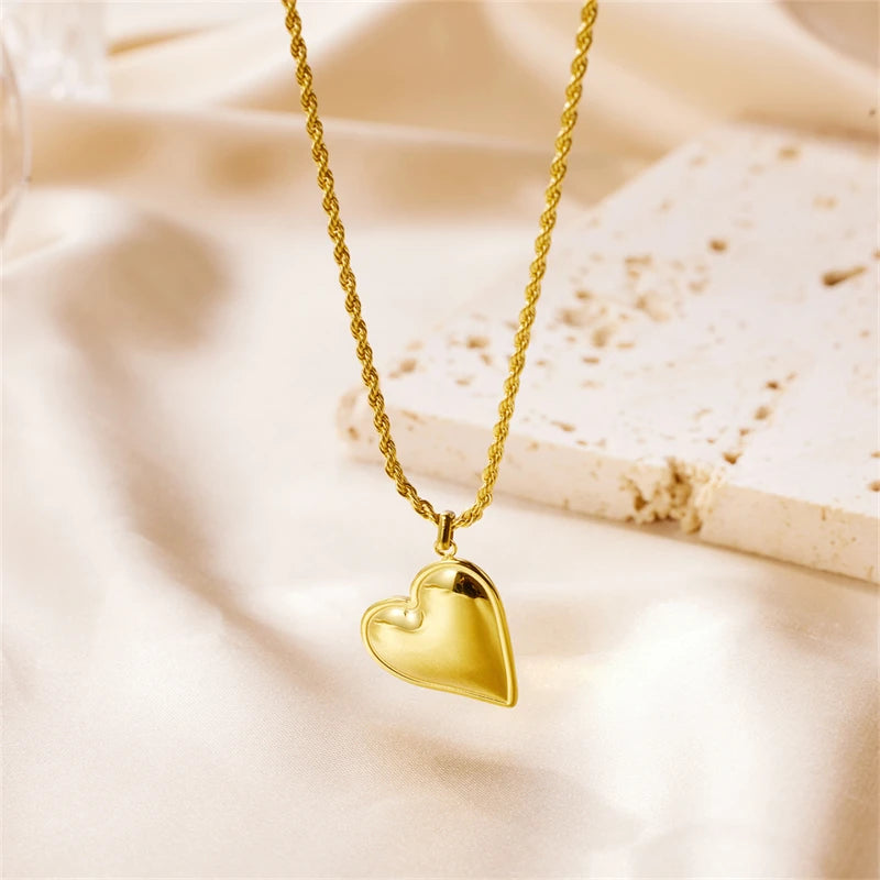 Women Vintage Jewelry 18K Gold Plated Heart Pendant Stainless Steel Necklace