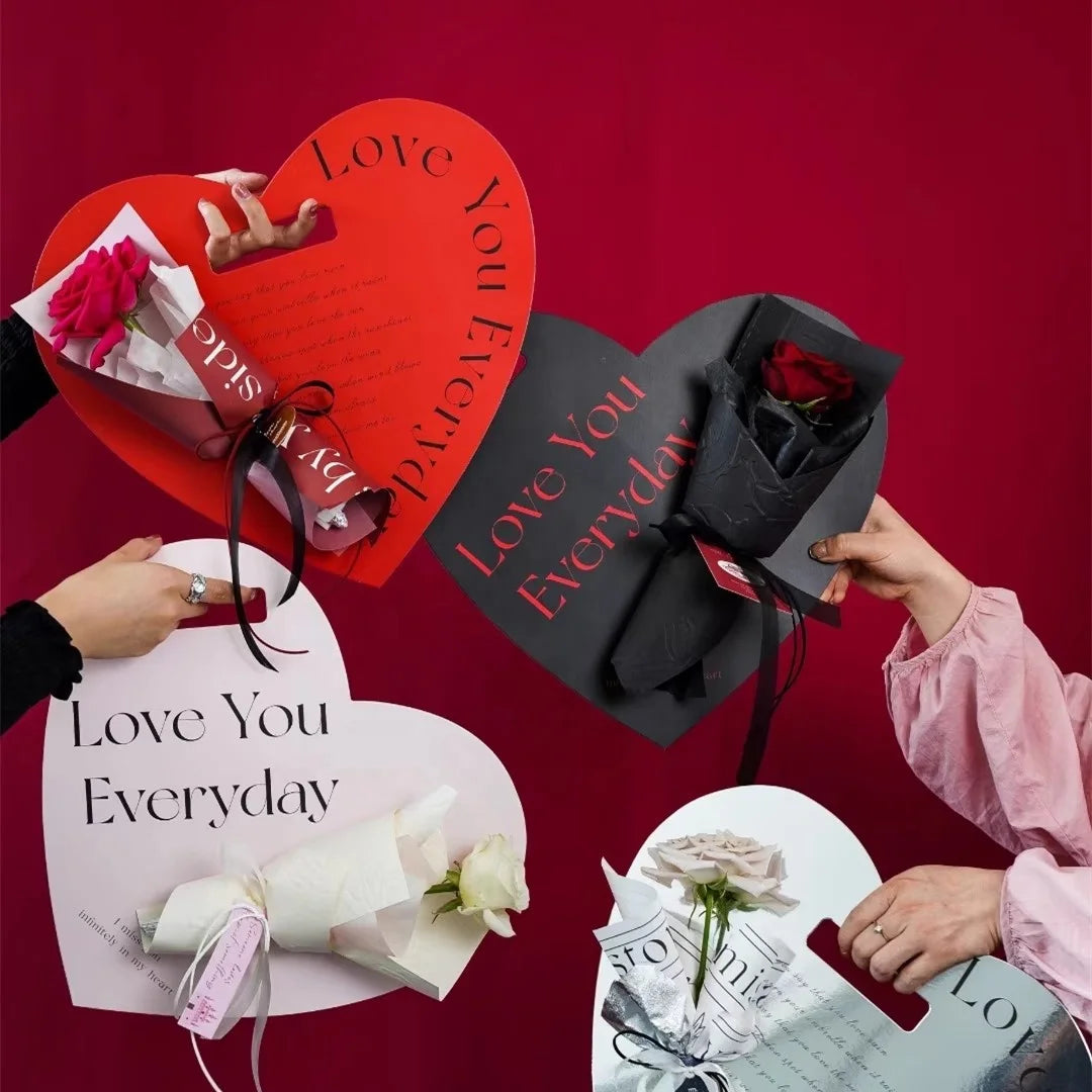 Heart Shape Single Rose Display Carry Bag Unique Design Kraft Paper Bouquet Wrapping Gift Bag for Wedding and Party Decor