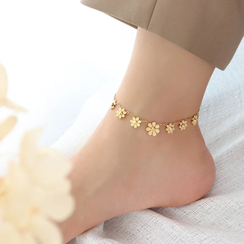 Popular 18K Gold Plated Tarnish Free Stainless Steel Small Crinkle Chrysanthemum Anklet Flower Charm Anklets