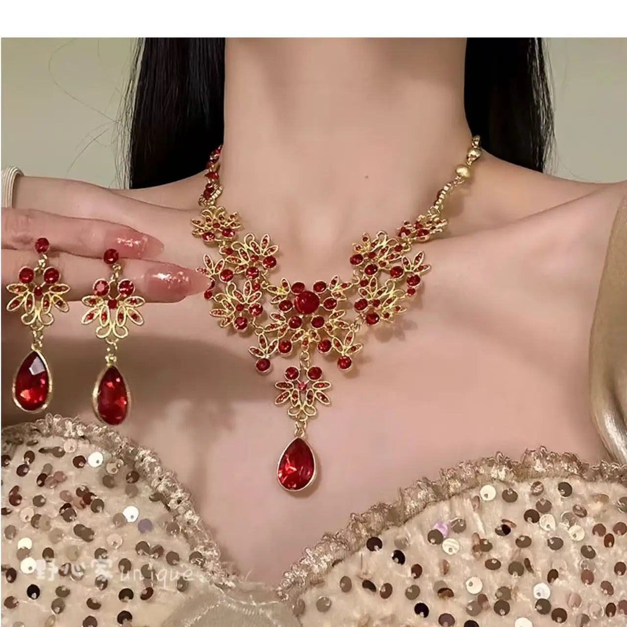 YL Elegant Light Luxury Diamond Suit with Palace Style High-Value All-Match Banquet Dress Accessories Main Material Alloy