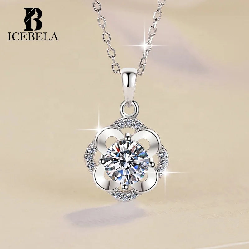 Wholesale Fine Jewelry Stylish Classic 925 Sterling Silver Four Leaf Clover Vvs Moissanite Pendant Necklaces for Women