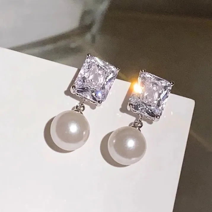 Huitan Custom Gorgeous Geometry Design Crystal Pearl Earrings for Wedding Trend Silver Plated Pendant Earrings Jewelry for Women