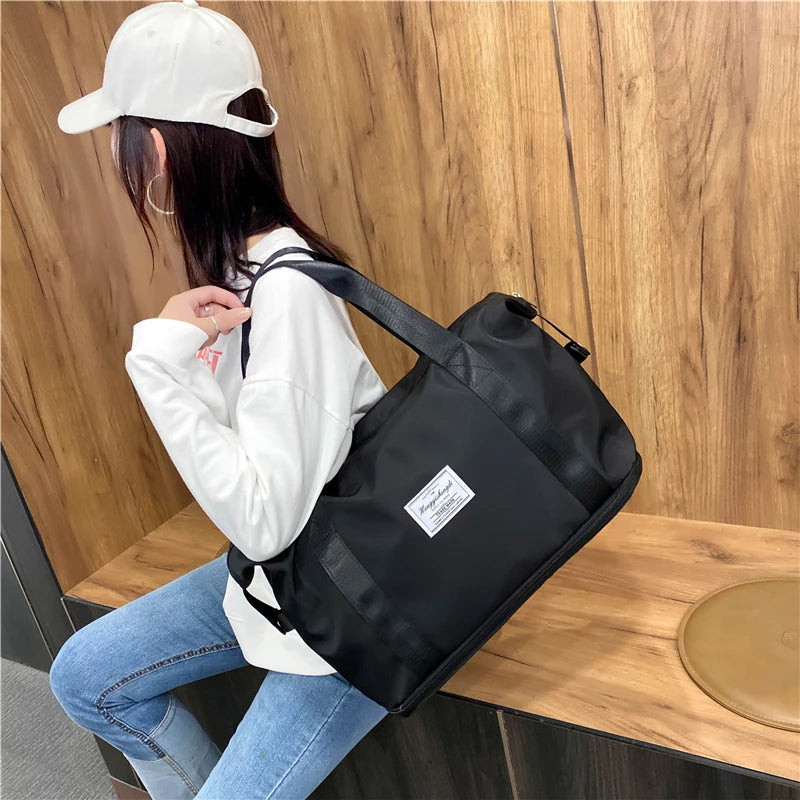 New Fashion Customized Logo Large Capacity Pink  Bags Gym Women Waterproof Sports Travel Bag Small Duffel Bag