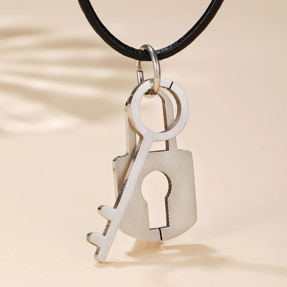 Personalized Couple Key Lock Necklace Stainless Steel Chain Fashion Jewelry Couple Pendant Necklace for Gifts