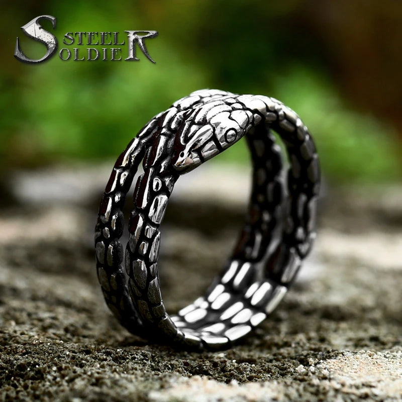 SS8-1100R 2023 New Vintage Stainless Steel Snake Ring With Green Eyes Cool Animal Women's Ring Special Jewelry Wholesale Gift