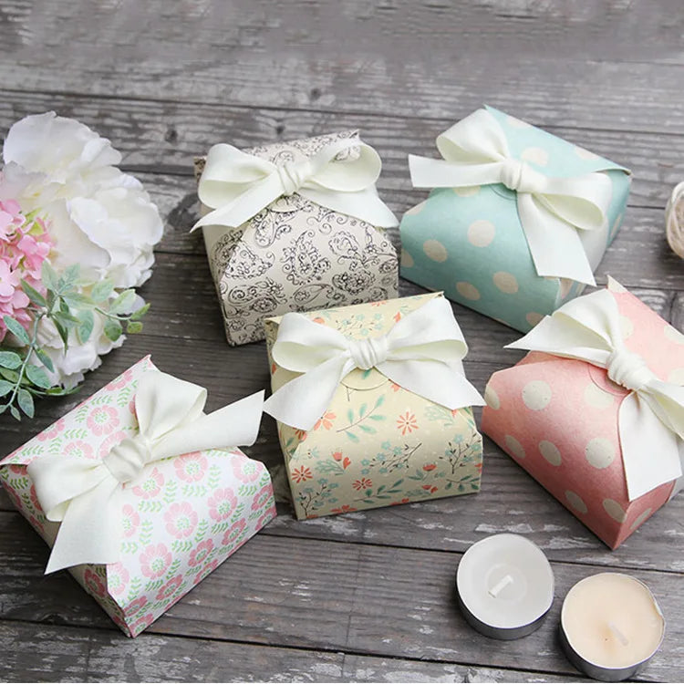 Wholesale Luxury Colorful Printing Party Gift Paper Packaging Boxes for Candy With Bow Tie