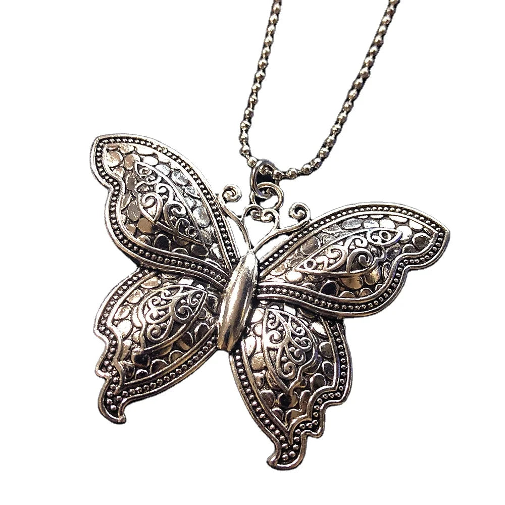 Retro Viking Moth Necklace Insect butterfly Necklace Pendant Alloy Rune Necklace Accessories Jewelry