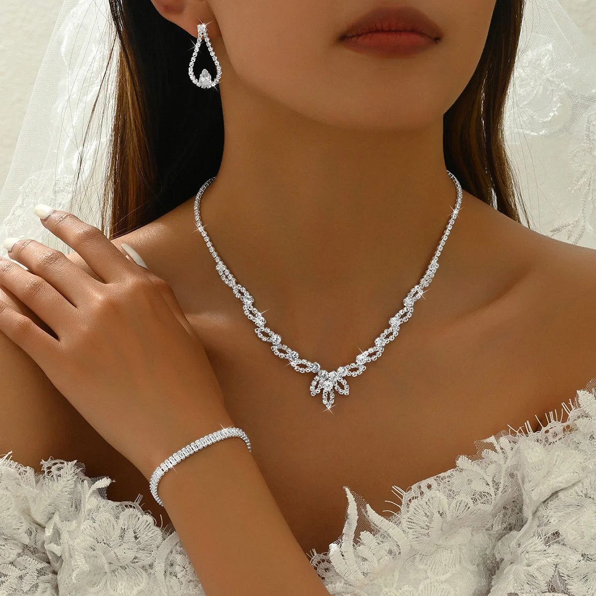 Wholesale Accessories Elegant Crystal Clavicle Necklace & Full Diamond Bracelet Earrings Set for Women European & American Style MegaBDM