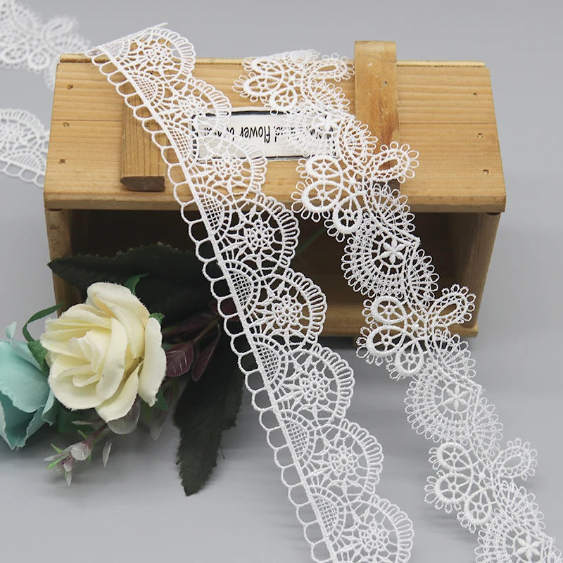 High-grade Custom 100% Polyester White Mesh Lace Trim Luxury Water Soluble Lace for Clothing Hometextile
