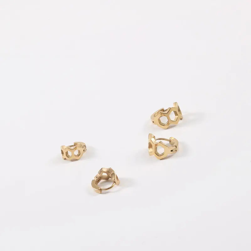 Fenny 18K Gold-plated Wholesale Tarnish Free Vintage Fashion Hollow Honeycomb Huggie Stainless Steel Earring for Women