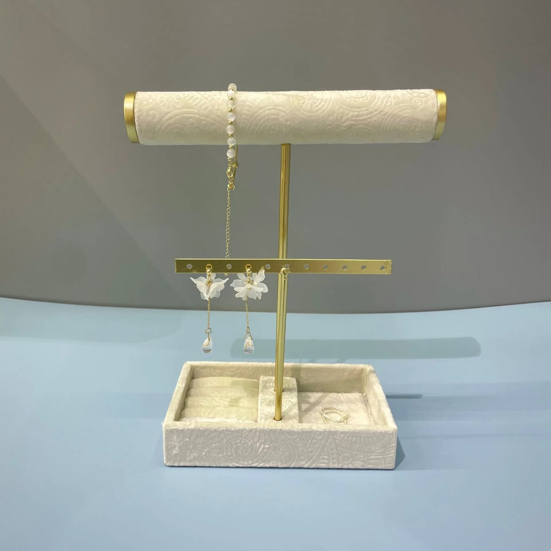 Fashion Gold Metal New White Series Suede Jewelry Set Display Stand Prop