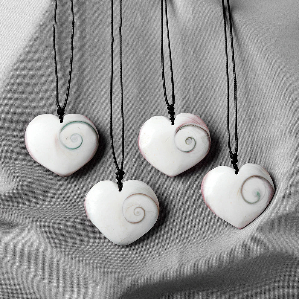 Natural Crystal Semi Precious Stone Spiral Sun Shell Heart Pendant Heart Shape Conch Hard Shell Fossil Necklace