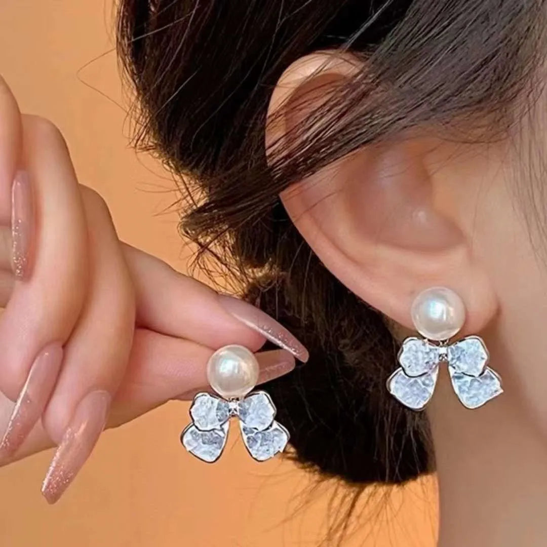 Summer New 7-8MM Natural Freshwater Pearl Stud Earrings Gold Plated AAAA Grade Small Bow Tie Design Ice Color Trendy Wedding