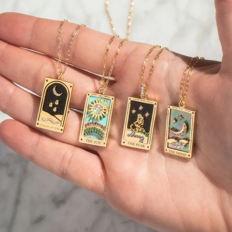 Classic Vintage Woman Necklace France Embossed Aristocrat Necklace Ins Drip Zirconia Tarot Divination Necklace Stainless Steel