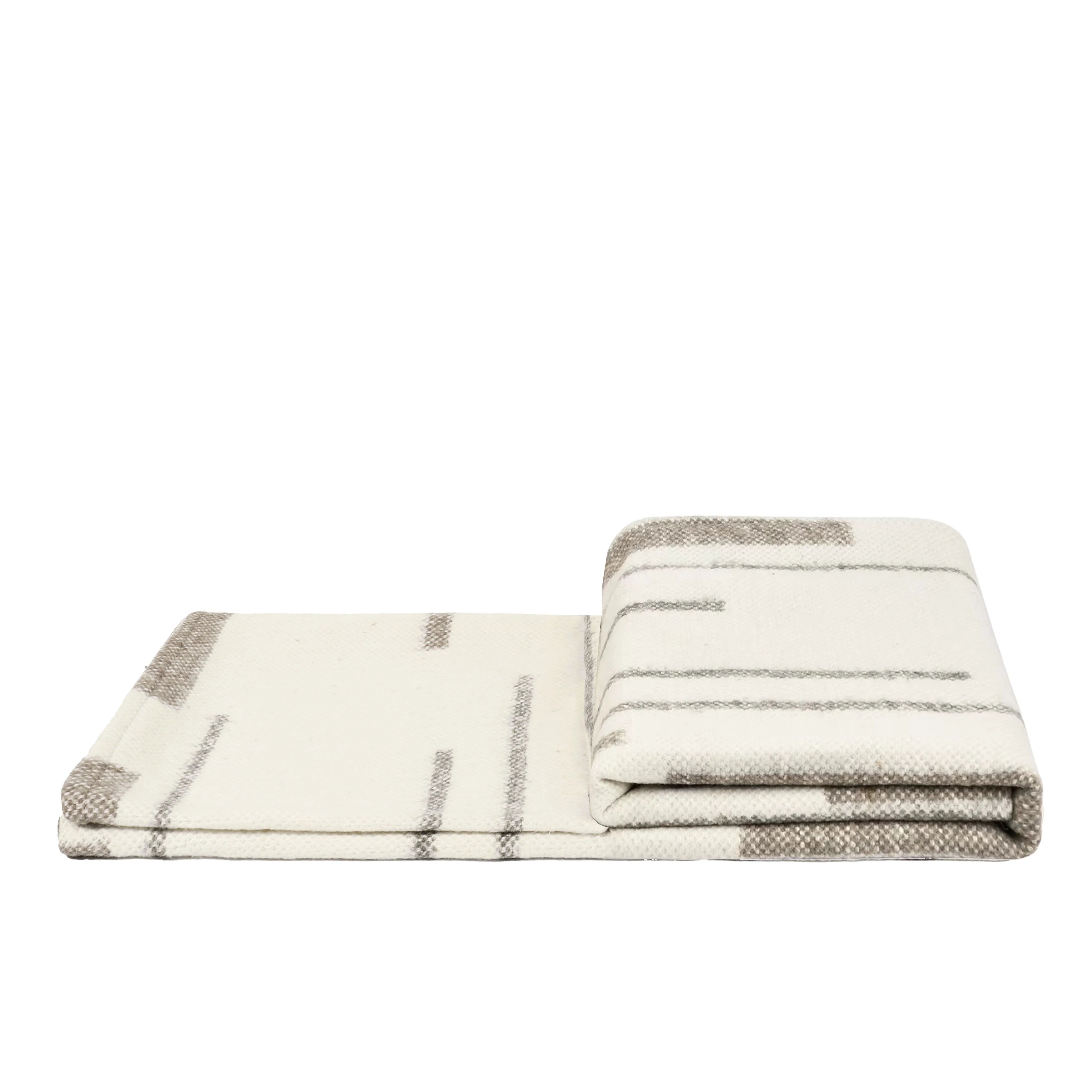 TIFFHOME Custom 240*140cm Eco-Friendly Wool Throw Blanket Simple Lines Design Modern White Sofa Bed Throw Blanket
