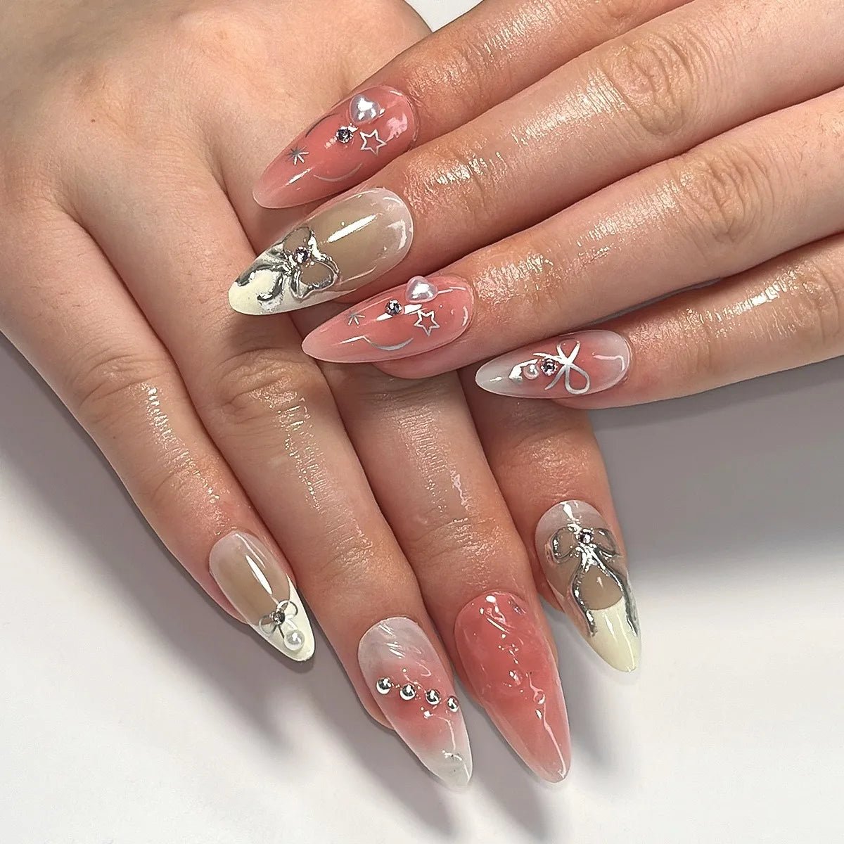 24 Pcs 3D Bow Handcrafted Holographic pink French Manicure with Heart Blush Design Nail Art Press on Nails Wholesale 3300