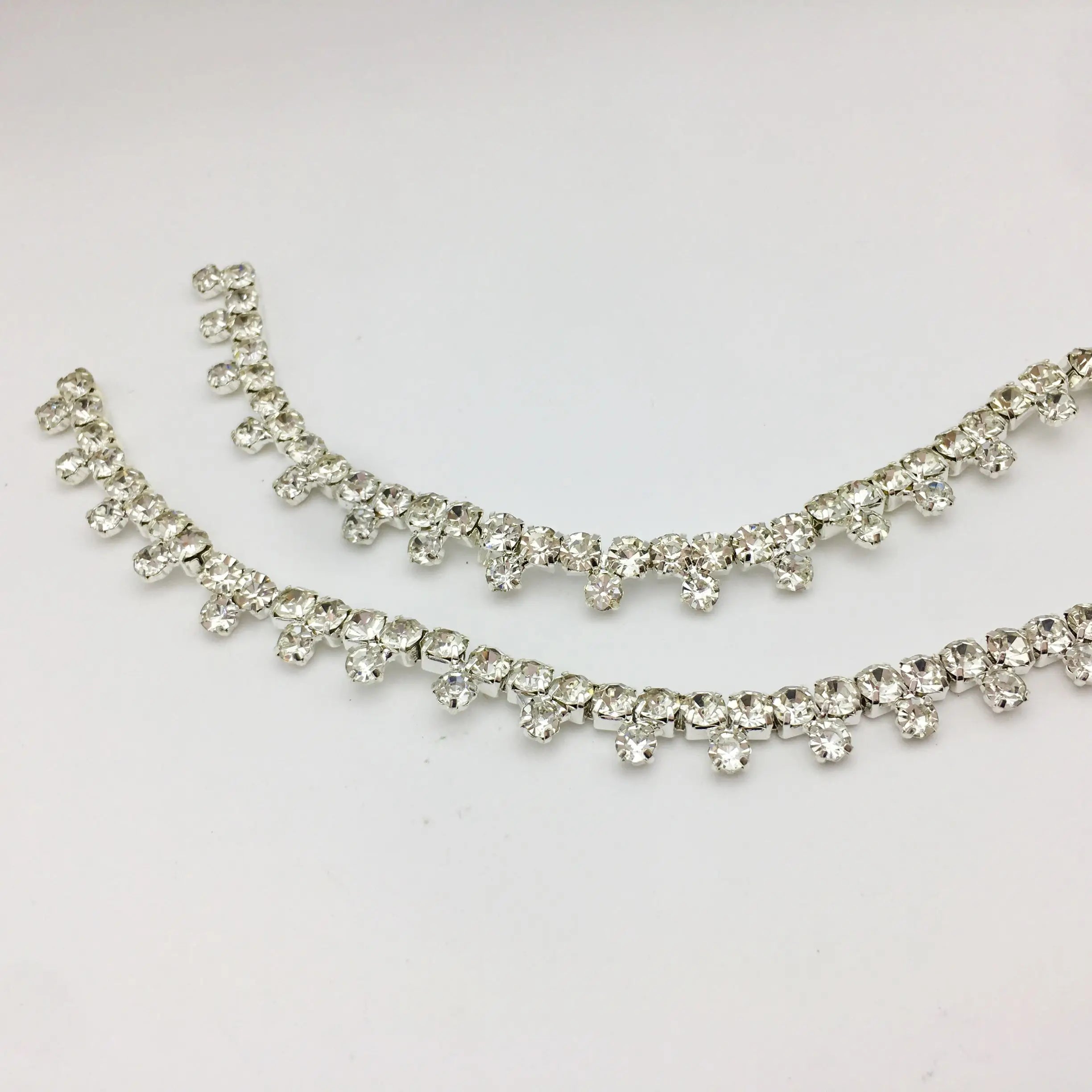 Round Diamond-Cut Metal-Glass Chain for Apparel Embellishment with Rhinestone Trimmings