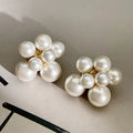 2023 New Arrival Fashion Jewelry Flower Pearl Small Korean Custom Earrings Design New Luxury Pearl White Stud Earrings