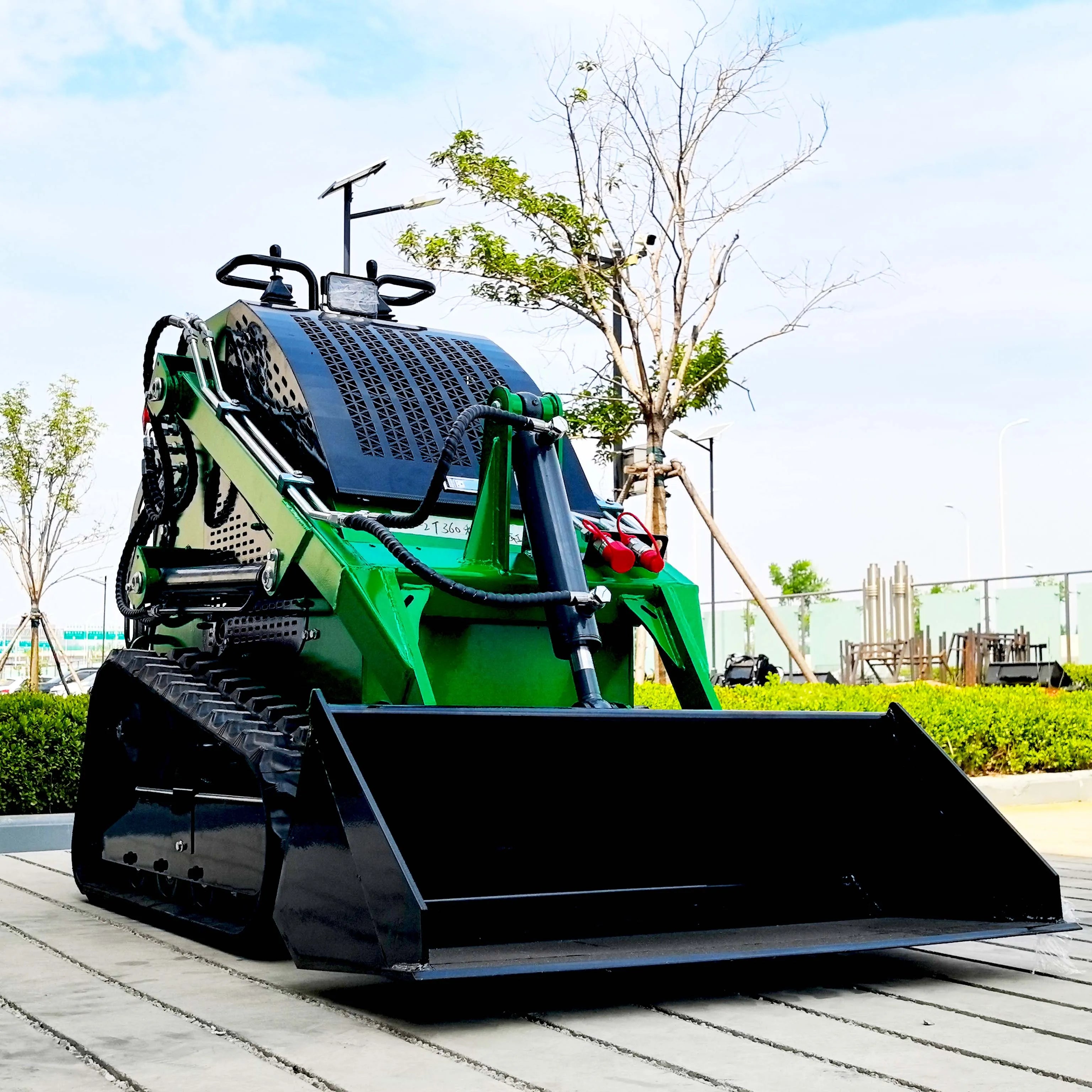 Free Shipping Chinese Mini Kubota Crawler Skid Steer Loader Euro5/EPA Engine Eaton Hydraulic System 0.12m Bucket Capacity High