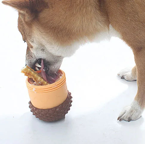 2025 New Durable Bite Resistant Interactive Pinecone Puzzle Slow Feeder Dog Toy With Leaking Food Ball