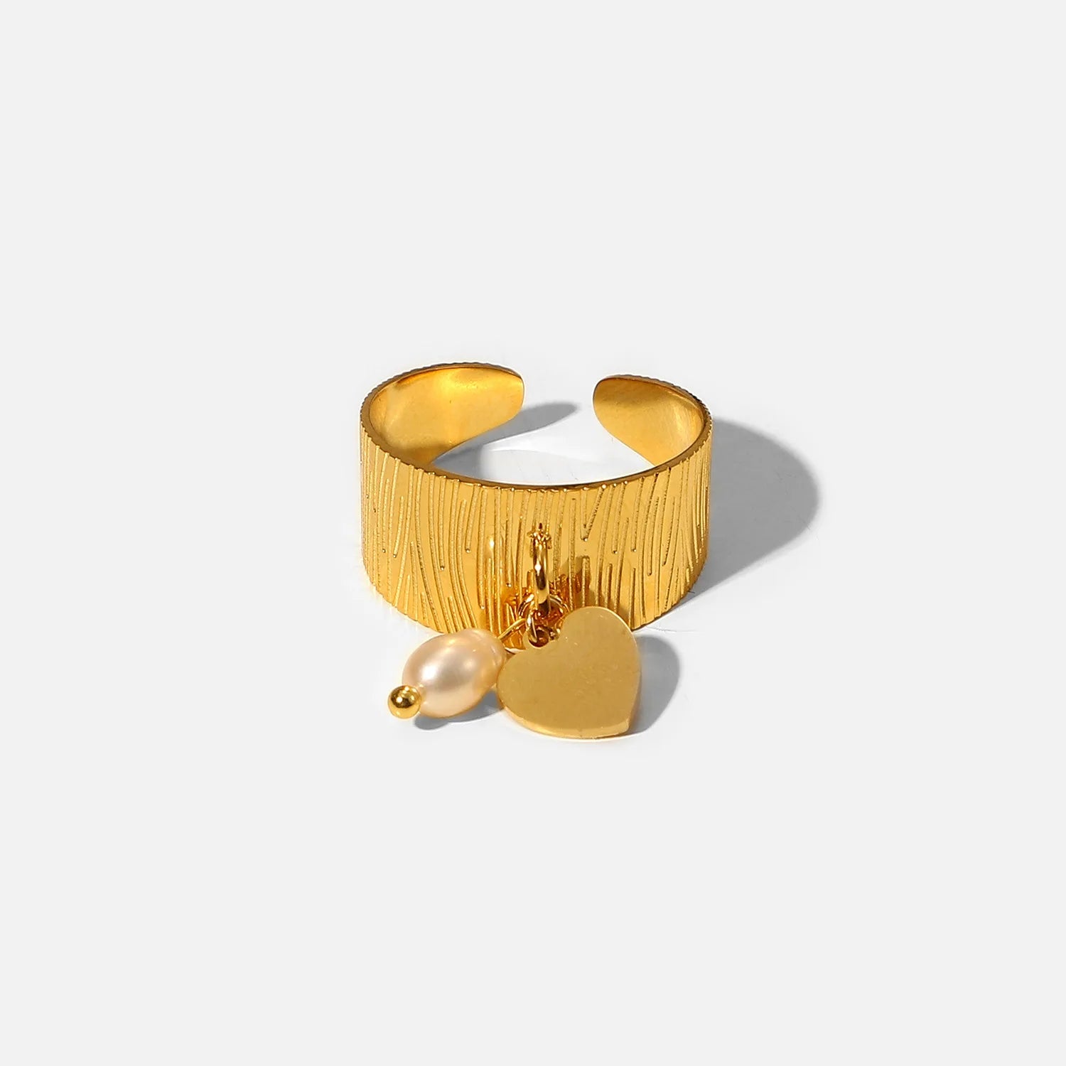 Europe INS 18K Gold Plated Titanium Stainless Steel Heart Pearl Charm Wide Openwork Rings for Women's Engagement Jewelry