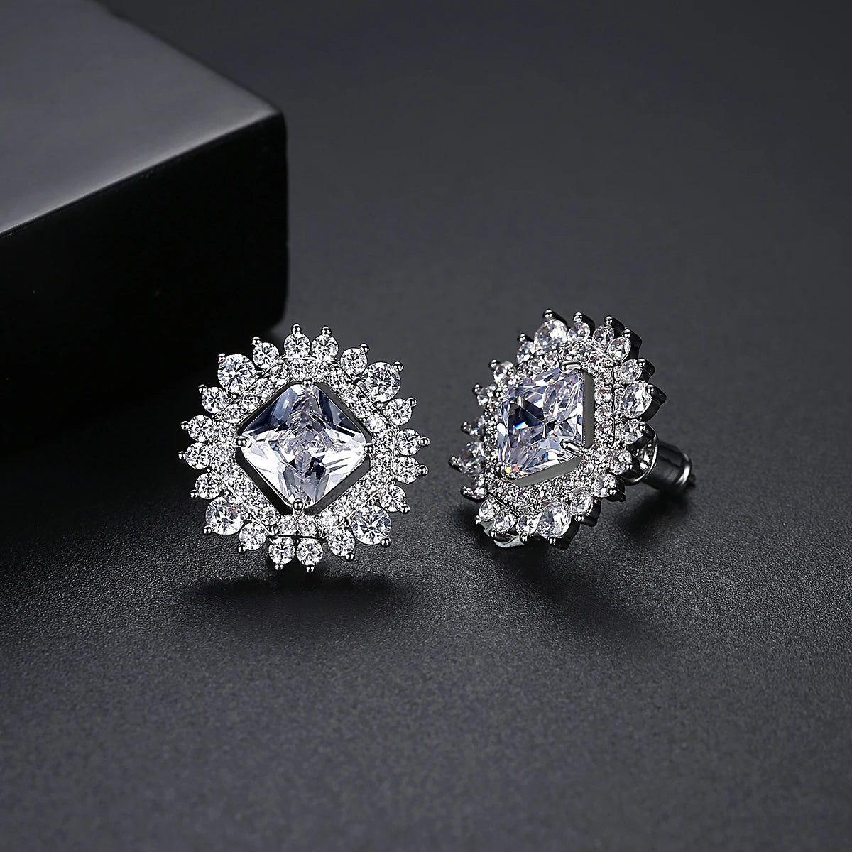 LUOTEEMI Beautiful Snowflake Earrings Green Square Big Emerald Zirconia Stone Women Girl Gifts Wholesale