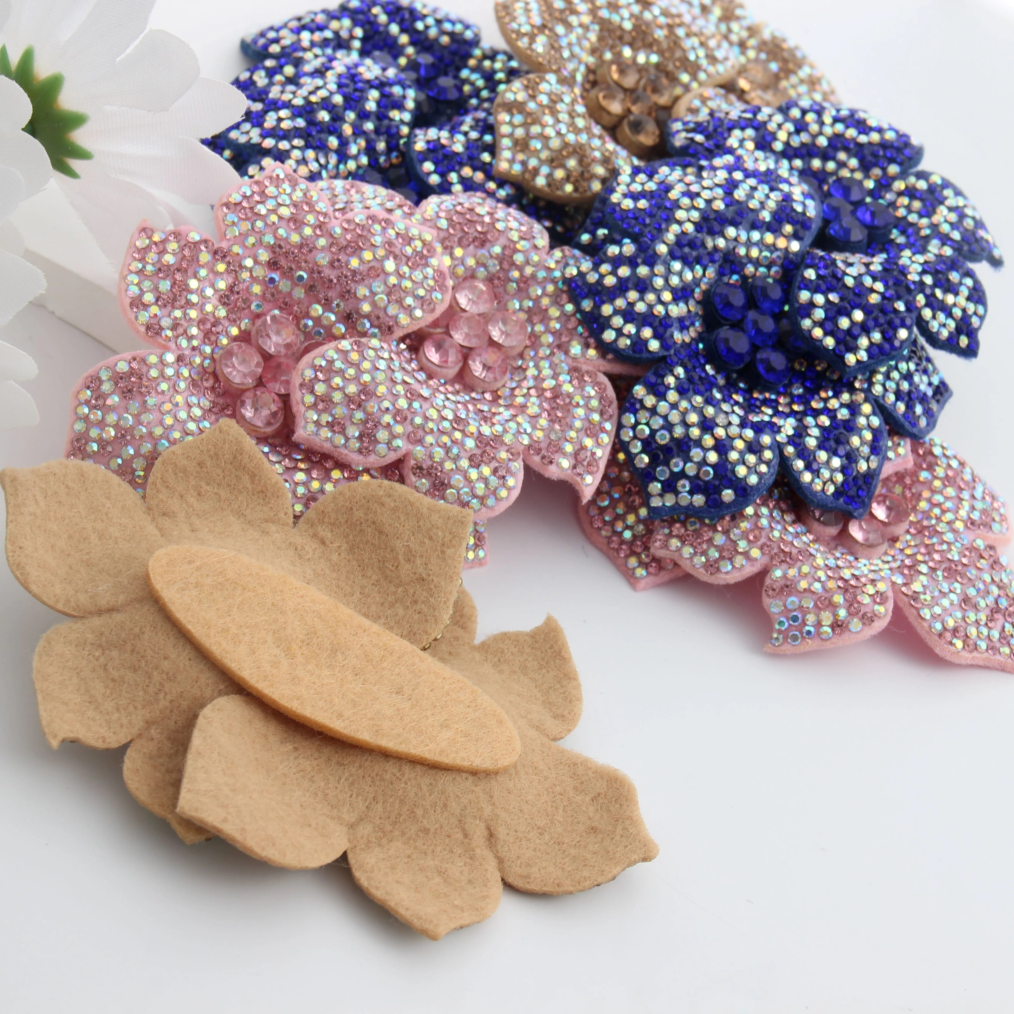 SINONG Elegant Decal Crystal Rhinestones Flatback Flower Sew-On Technique Garments Detachable Butterfly Buckle Bags Ball Dresses