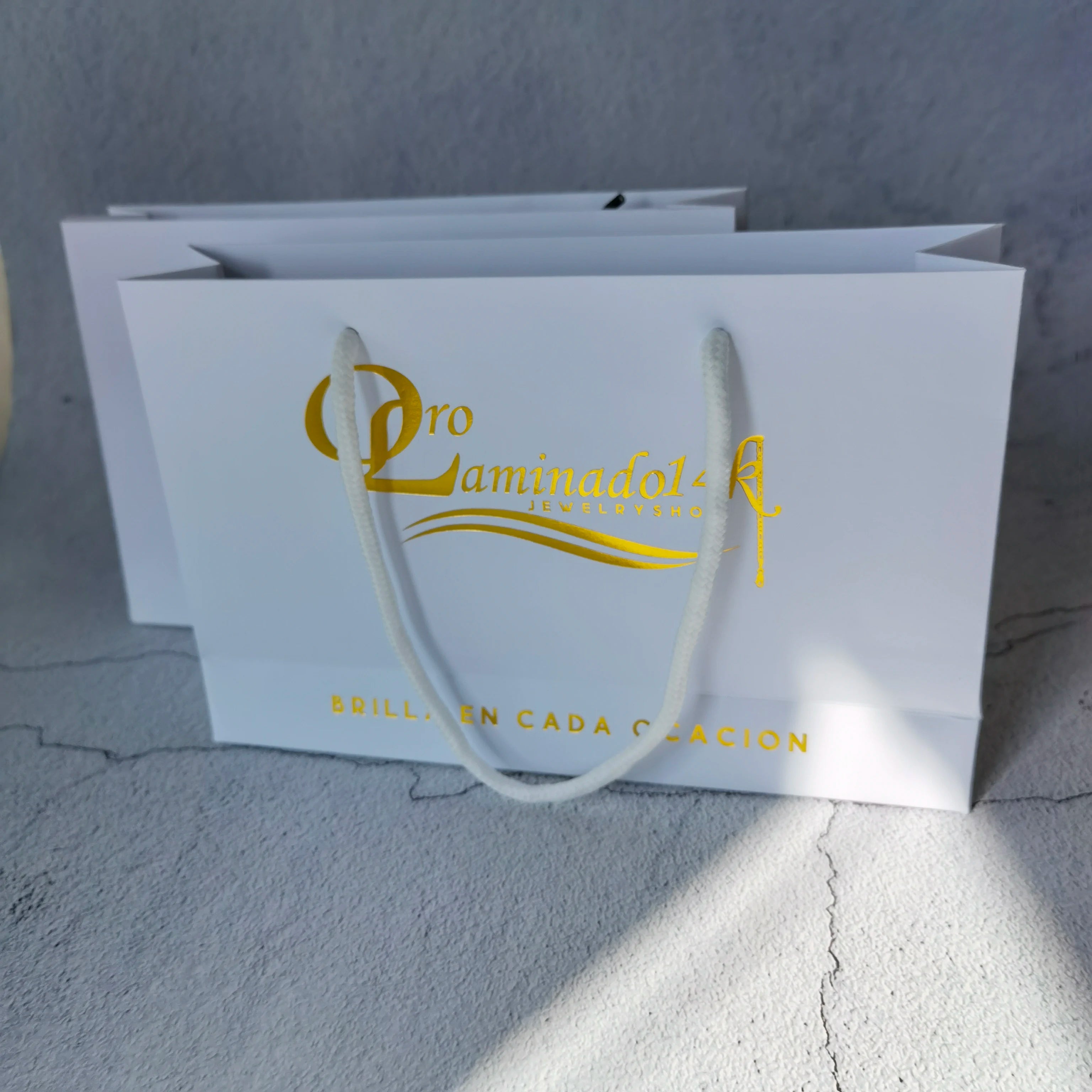 Elegant Gold Foil Stamping Custom Business Printing Paper Bags Luxury Matte Finish White Art Paper for Crafts and Candles