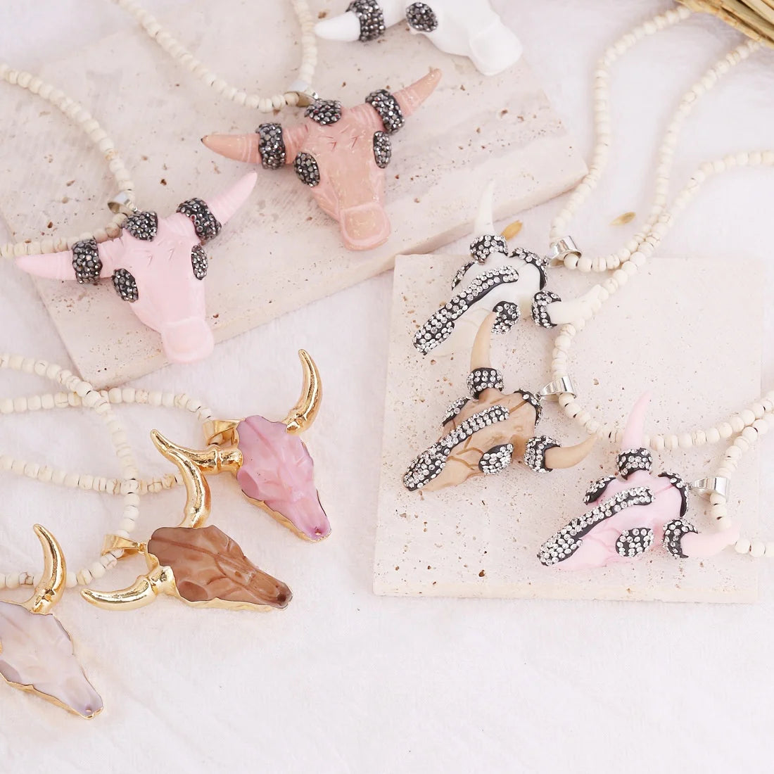 Fashion Bullhead Animal Pendant Necklace Choker Jewelry Turquoise Stone Resin Diamond Inlay Necklace