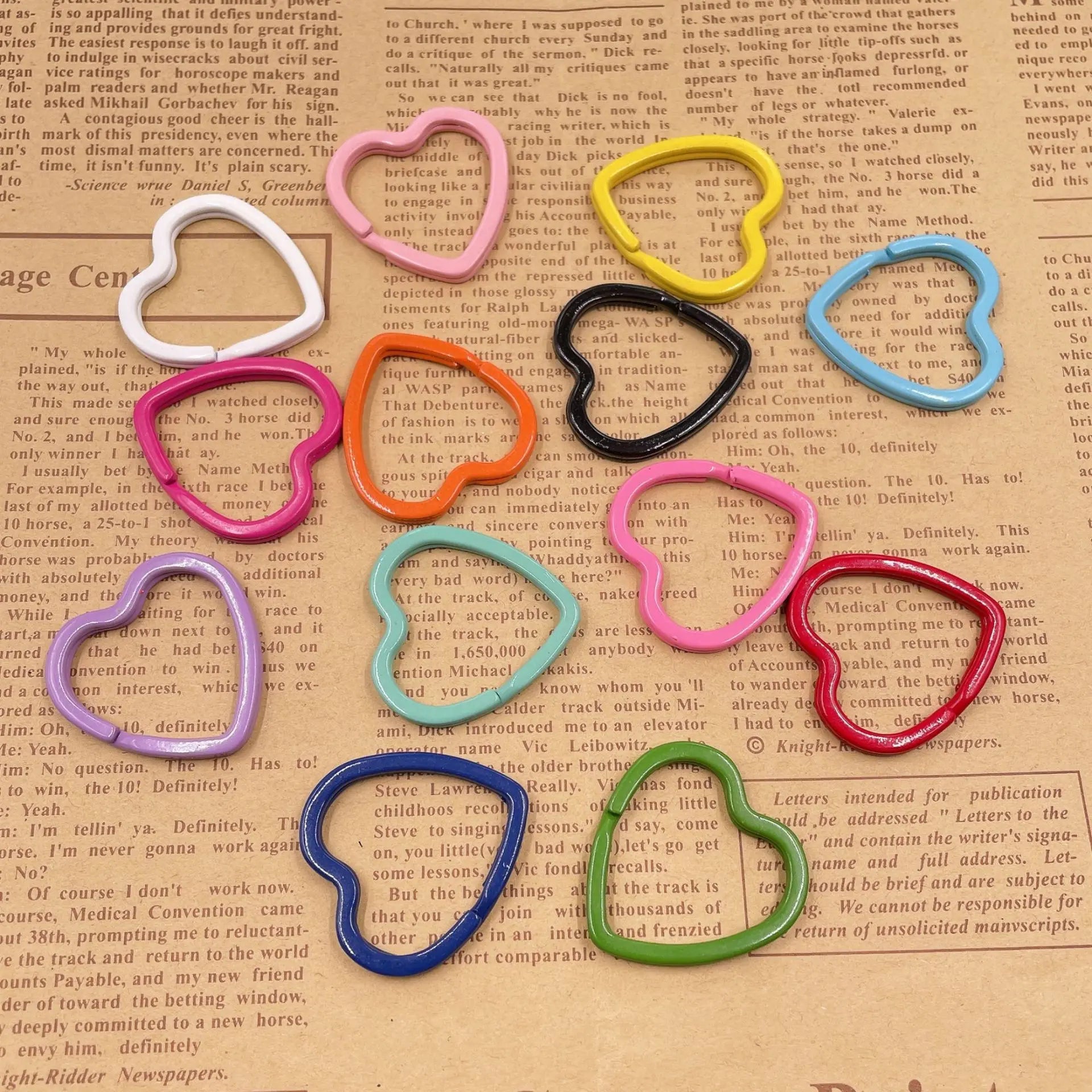 Wholesale Heart-Shaped Metal Paint Keyrings With Spot Factory Prices Color Paint Creative Closed-mouth Flat-ring Key Ring