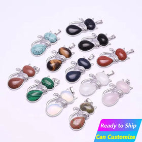 Wholesale Natural Healing High Quality Eco-Friendly Hand Clear Carved Crystal Cat Pendant Necklace Charms with Customized Logo