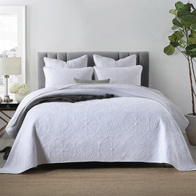 New Design 3 Piece Breathable Soft Wholesale White Geometric Embroidery Cotton Quilted Bedspread Sets/Coverlets