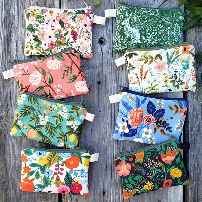 Handcrafted Fabric Zipper Pouch Featuring a Floral Pattern and Lining. Ideal for Gift Cards Coins or Cards. Custom.