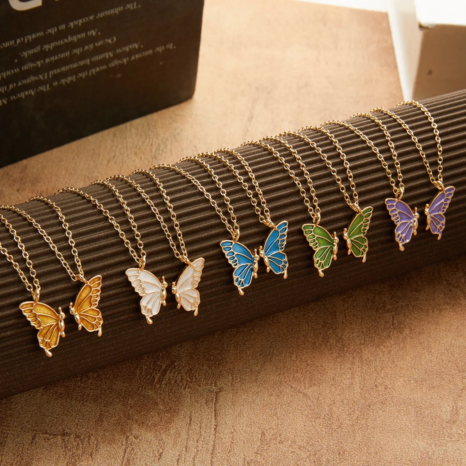 Multiple Colors Butterfly Necklace Thin Chain Colorful Pendant Friendship Necklace for Women Jewelry