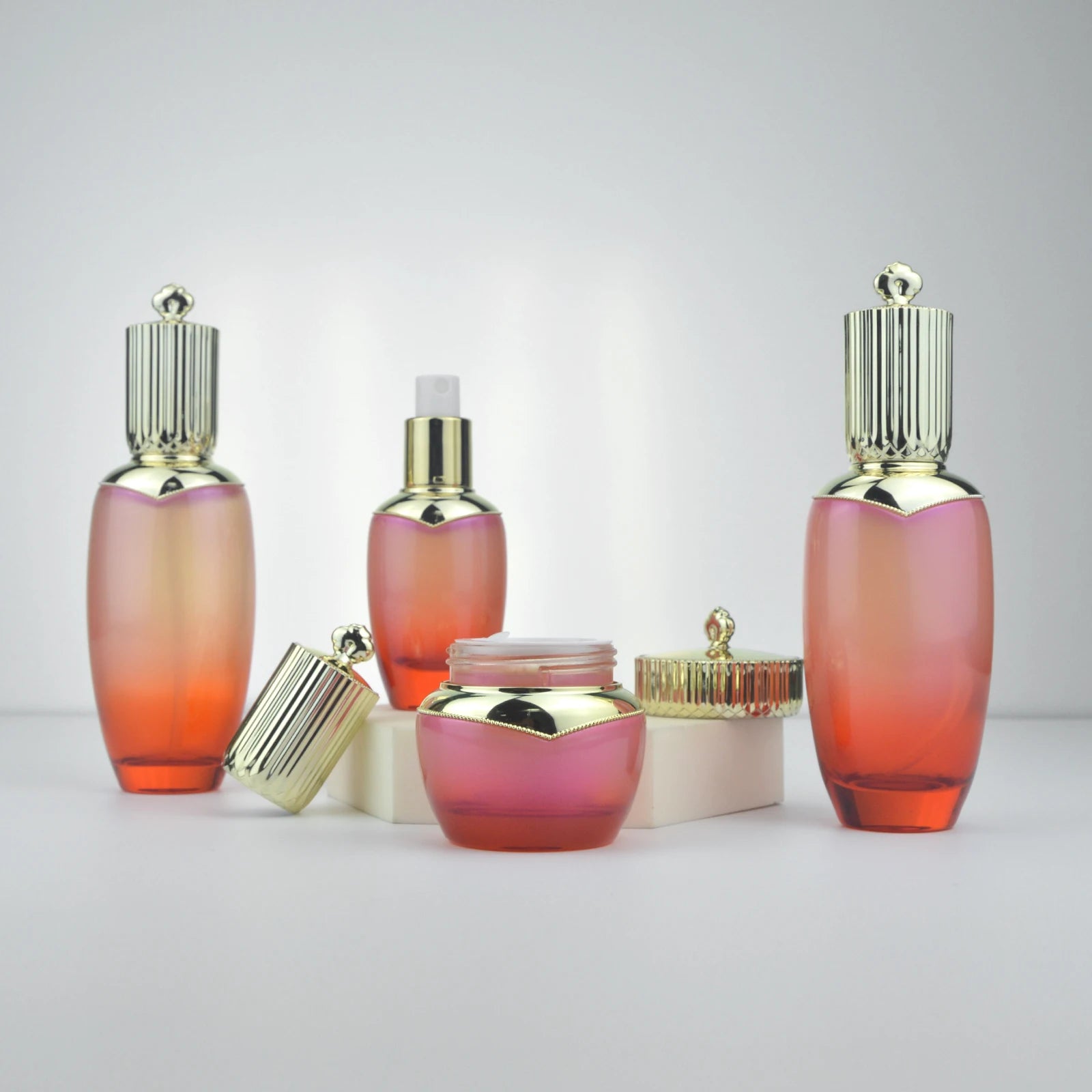 Luxury 40ml 100ml 120ml 50g Red Golden Skincare Packaging Cosmetic Face Cream Empty Custom Cream Jar and Lotion Bottle Set