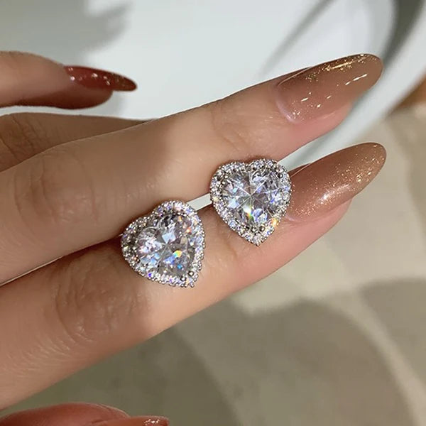 Huitan Wholesale Hot Lovely Heart Stud Earrings Bling Bling Shiny Zircon Full Filled Lady Sweet Heart Earrings Women