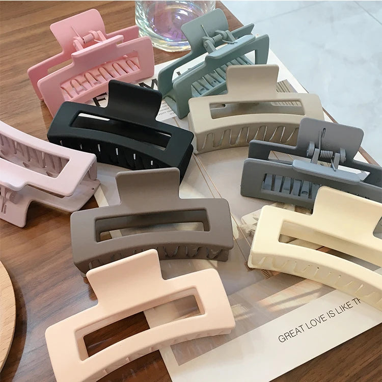 Wholesale Women Fashion Big 10.5-cm Plastic Matte Hair Claw Acrylic Large Hair Clips for Thick Hair