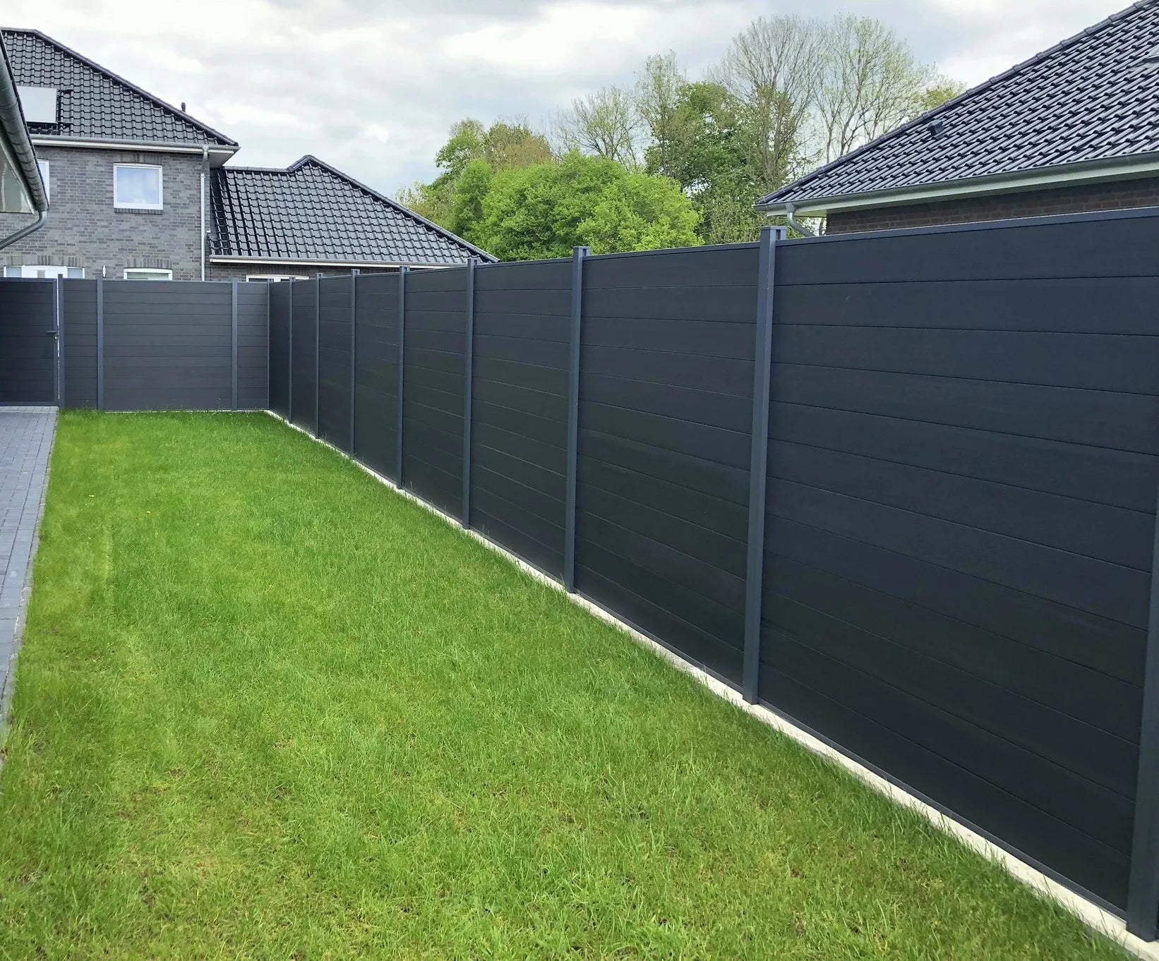 Outdoor Easy Installation Anthracite WPC Decorative Garden Stockade Composite Fencing Wood Privacy Wpc Garden Fence for Home