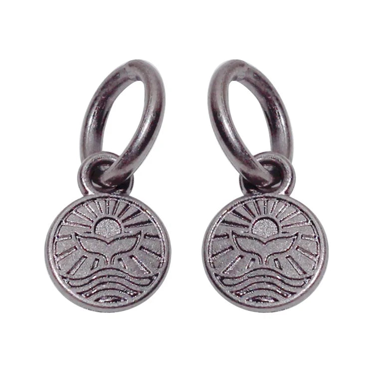 Custom Antique Design Jewelry Accessory Tags Zinc Alloy Necklace Metal Brand logo Keyring Charms for Bracelet Fitting