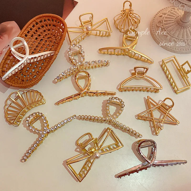 Korean Fashion Personality Pearl Metal Cool  Hair Shark Clip Hair Clip Temperament Design Hair Accessories for Woman